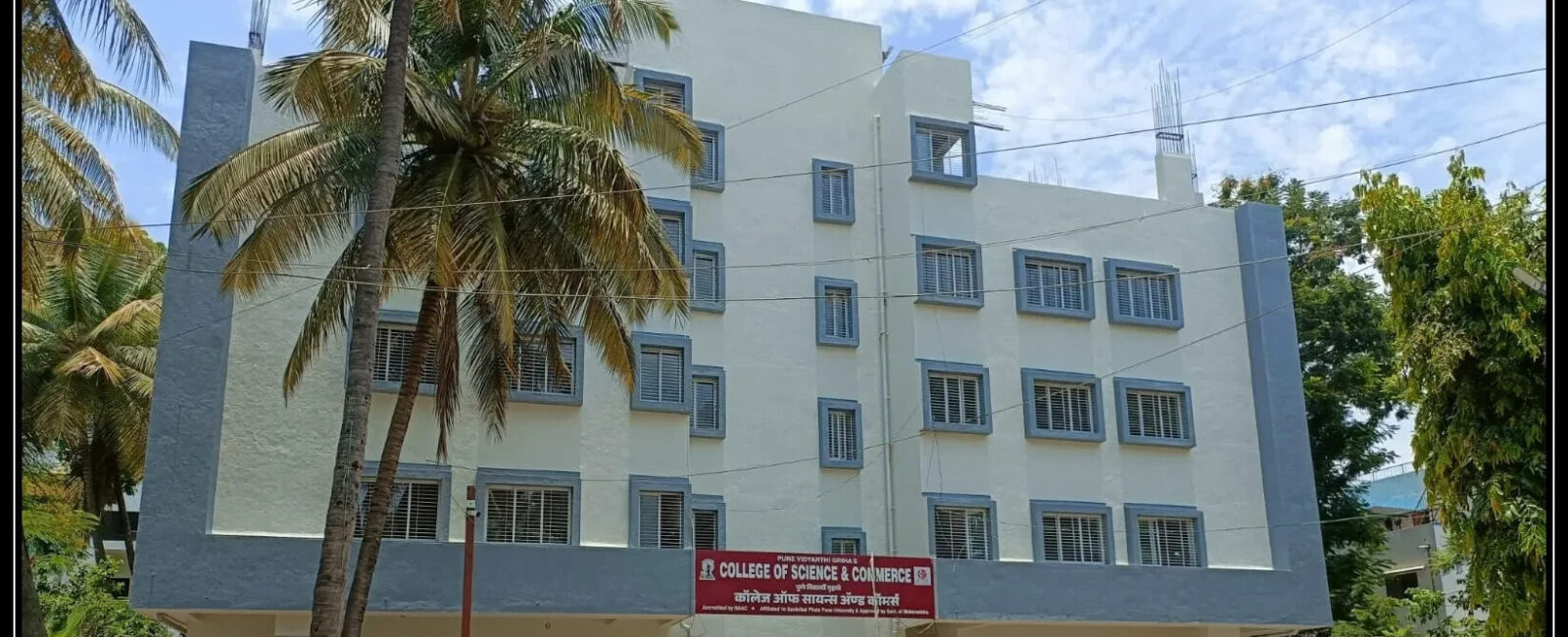 Image Border Editor: https://www.tuxpi.com/photo-effects/borders